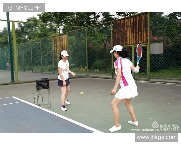 深圳网球队的灵活性揭秘：网球巨献背后的训练与策略探索